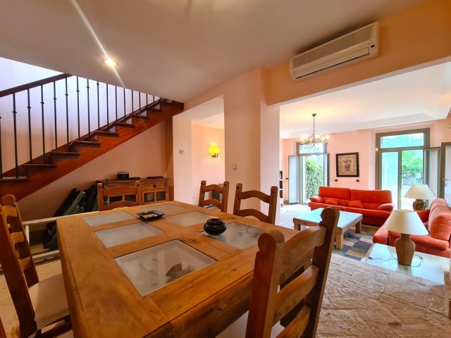 3 Bedrooms Townhouse in Sotogrande
