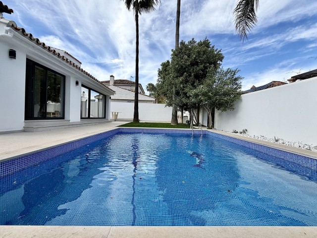 Villa con 5 Dormitorios  en Puerto Banús