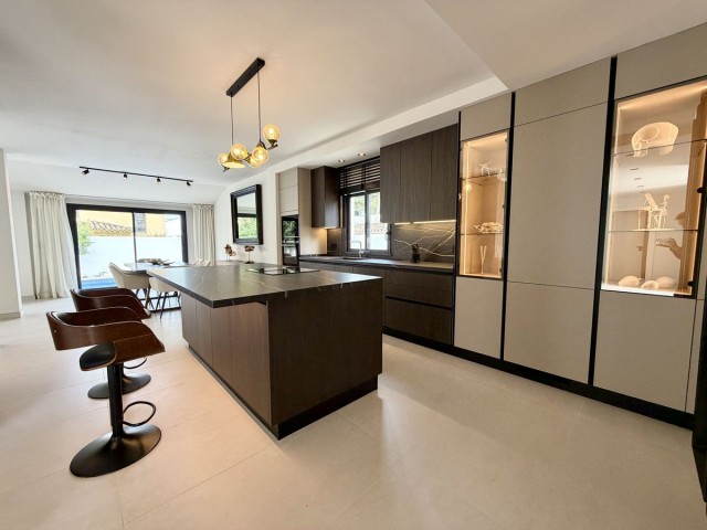 Villa con 5 Dormitorios  en Puerto Banús