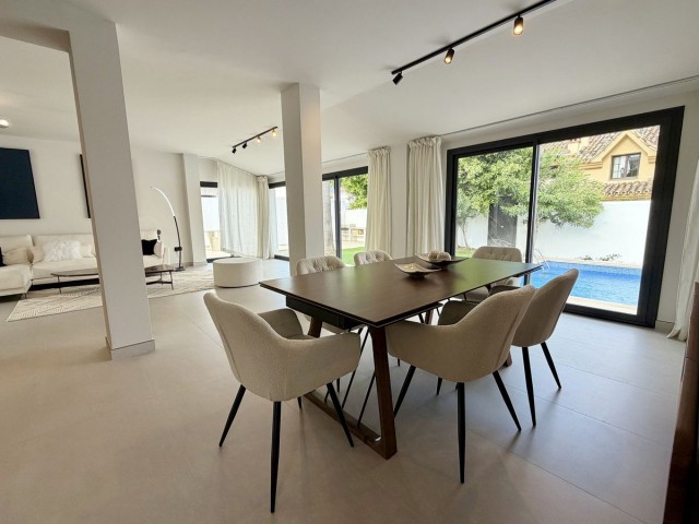 Villa con 5 Dormitorios  en Puerto Banús