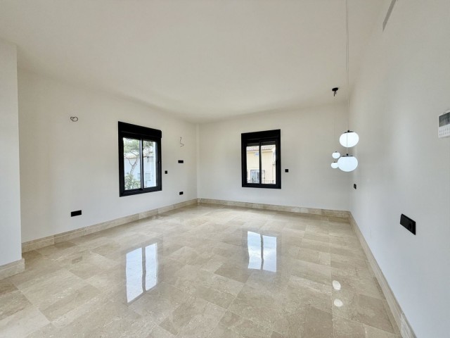 Villa con 5 Dormitorios  en Puerto Banús