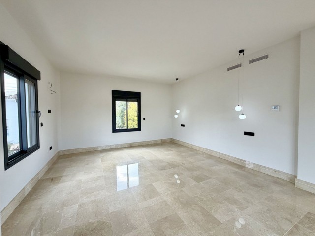 Villa con 5 Dormitorios  en Puerto Banús