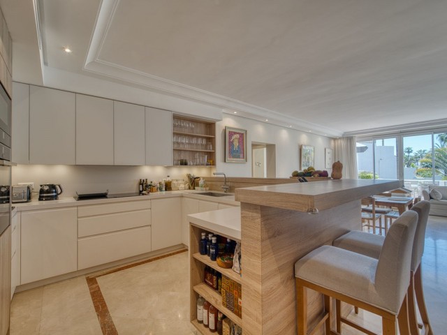 3 Bedrooms Apartment in Puerto Banús