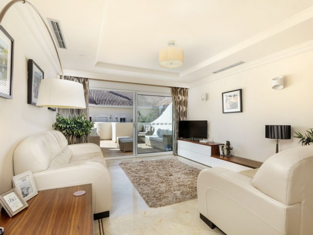 2 Bedrooms Apartment in Nueva Andalucía