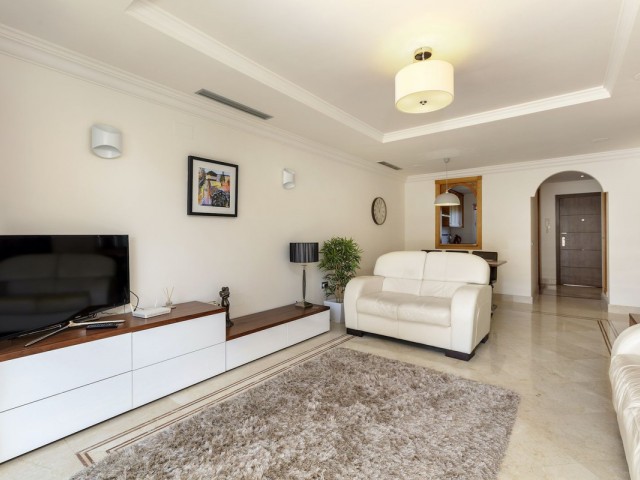 2 Bedrooms Apartment in Nueva Andalucía