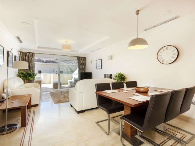 2 Bedrooms Apartment in Nueva Andalucía