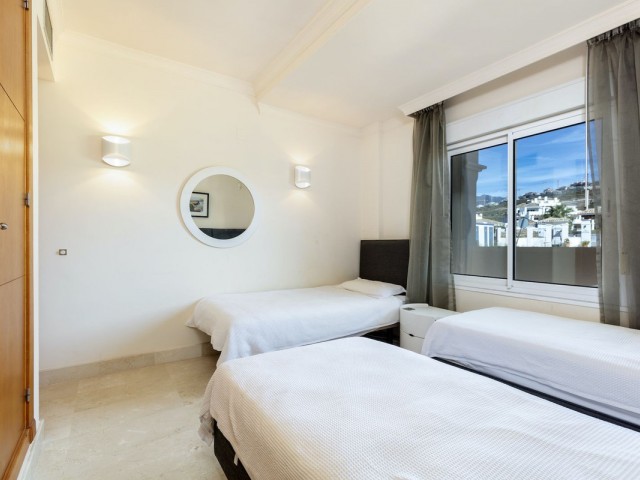 2 Bedrooms Apartment in Nueva Andalucía