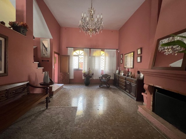 6 Schlafzimmer Villa in Estepona