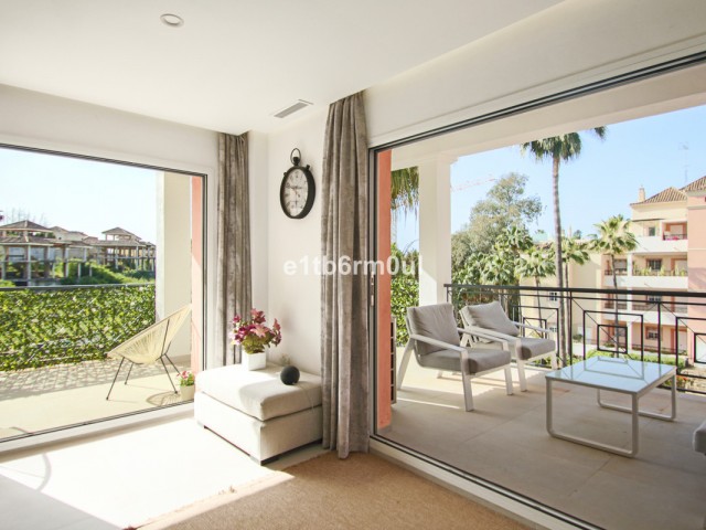 2 Bedrooms Apartment in Nueva Andalucía