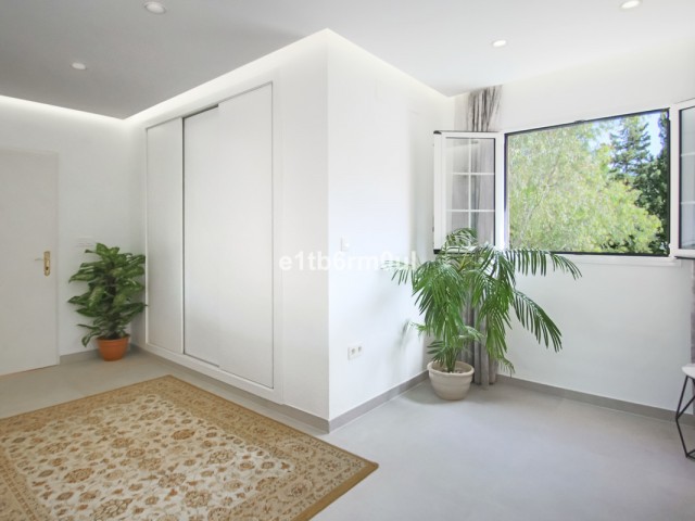 2 Bedrooms Apartment in Nueva Andalucía