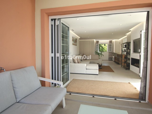 2 Bedrooms Apartment in Nueva Andalucía