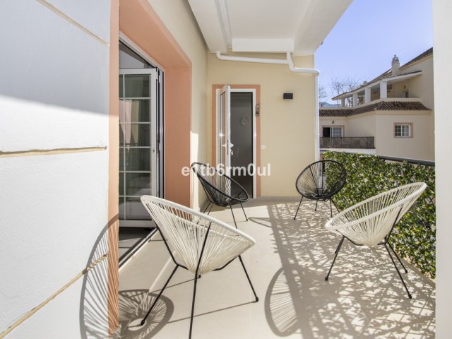2 Bedrooms Apartment in Nueva Andalucía