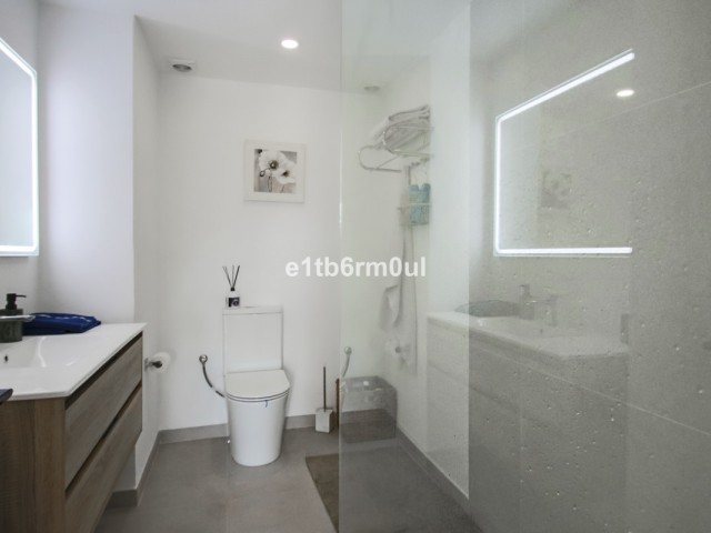 2 Bedrooms Apartment in Nueva Andalucía