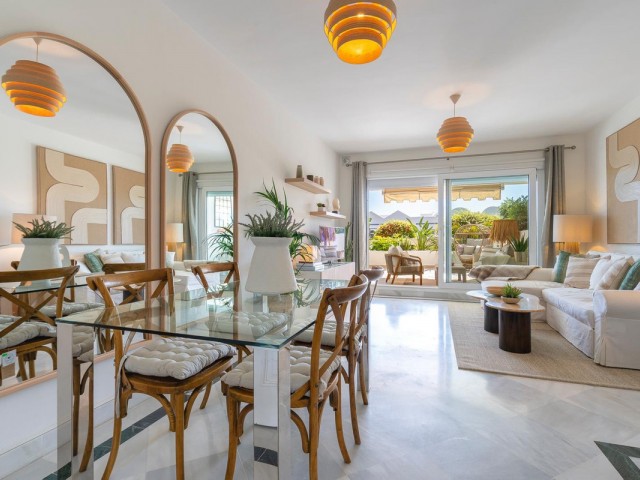 2 Bedrooms Apartment in Nueva Andalucía