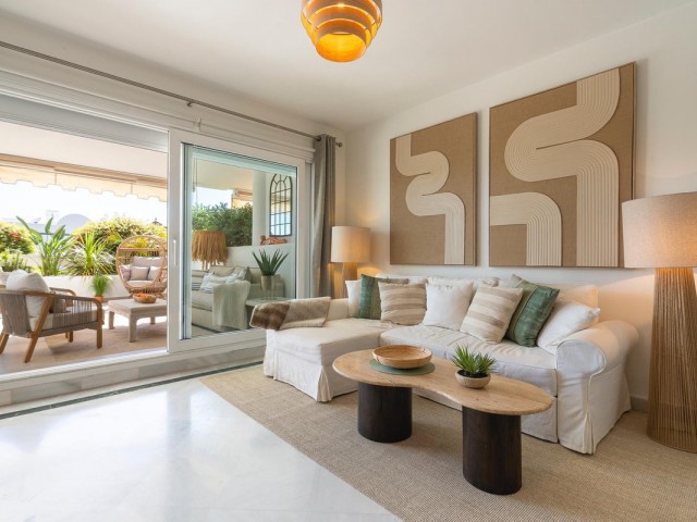 2 Bedrooms Apartment in Nueva Andalucía