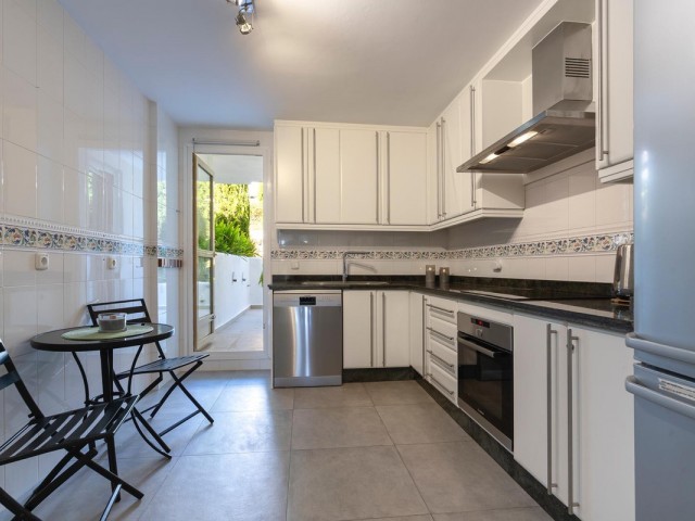 2 Bedrooms Apartment in Nueva Andalucía
