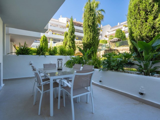 2 Bedrooms Apartment in Nueva Andalucía