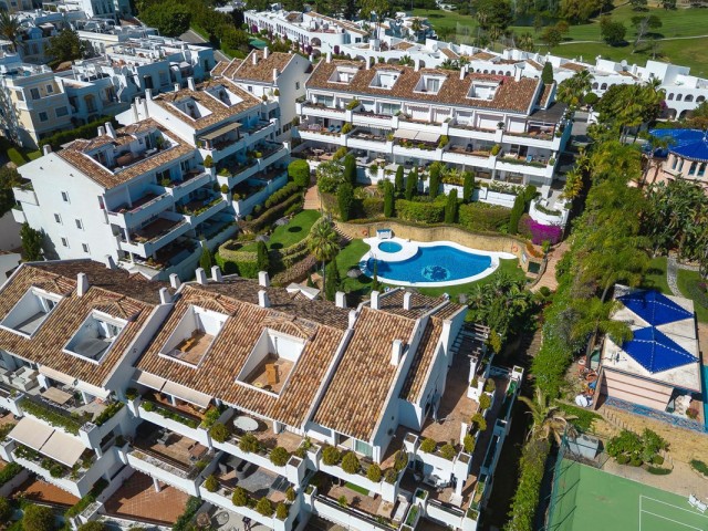 2 Bedrooms Apartment in Nueva Andalucía