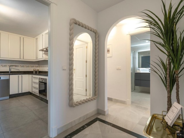 2 Bedrooms Apartment in Nueva Andalucía