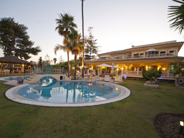 Villa, Nueva Andalucia