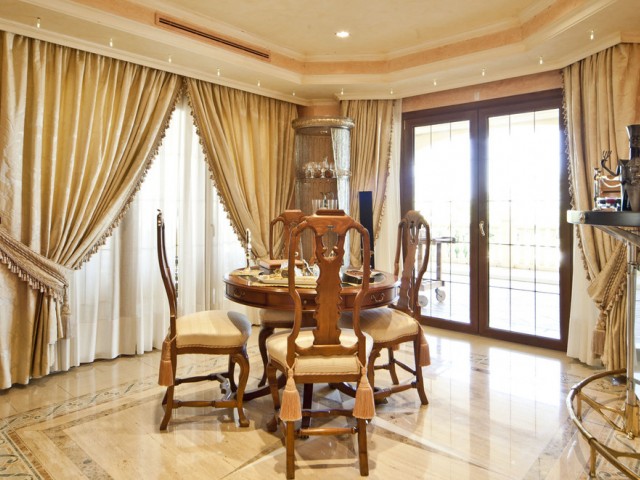 6 Bedrooms Villa in Nueva Andalucía