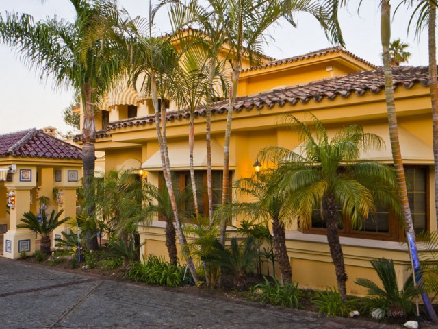 6 Bedrooms Villa in Nueva Andalucía