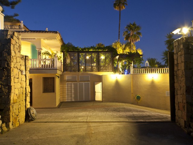 6 Bedrooms Villa in Nueva Andalucía