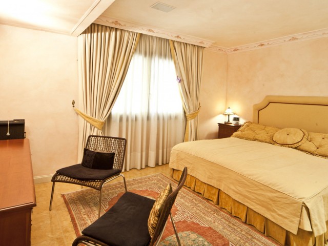 6 Bedrooms Villa in Nueva Andalucía