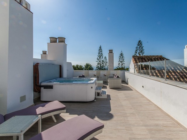 Takvåning i Elviria