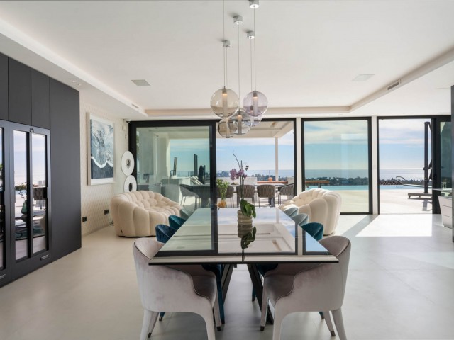 6 Bedrooms Villa in Benahavís