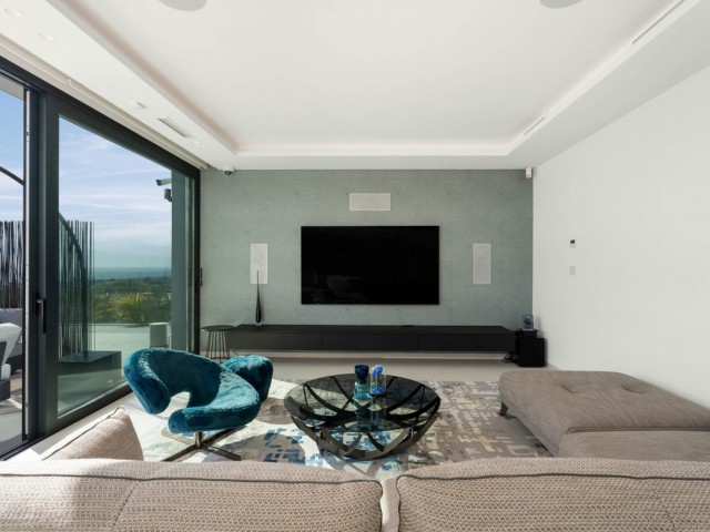 6 Bedrooms Villa in Benahavís