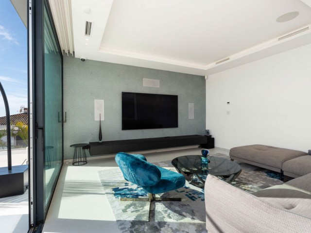 6 Bedrooms Villa in Benahavís