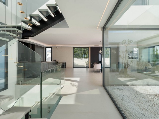 6 Bedrooms Villa in Benahavís