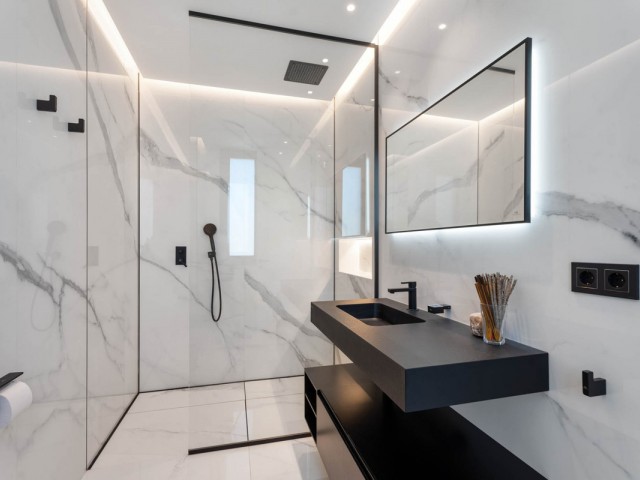 6 Bedrooms Villa in Benahavís