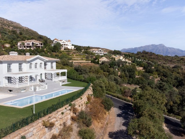 6 Bedrooms Villa in Benahavís