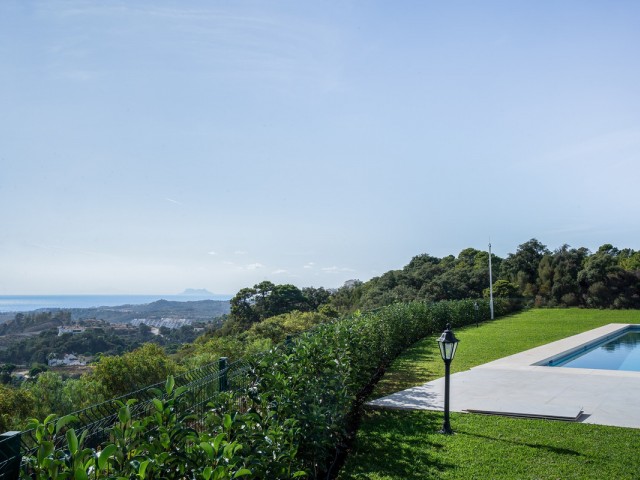 6 Bedrooms Villa in Benahavís