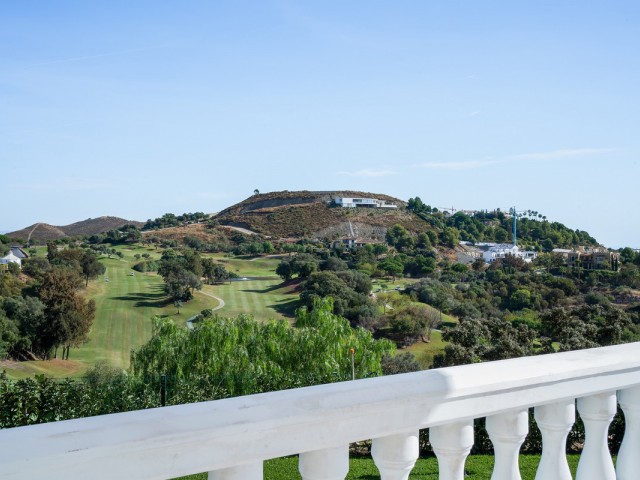 6 Bedrooms Villa in Benahavís