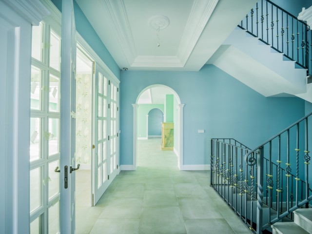 6 Bedrooms Villa in Benahavís