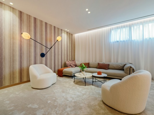 5 Bedrooms Villa in Benahavís