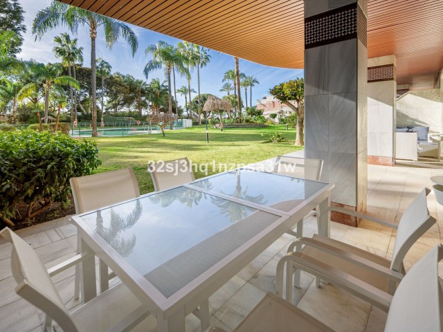 6 Bedrooms Apartment in Marbella
