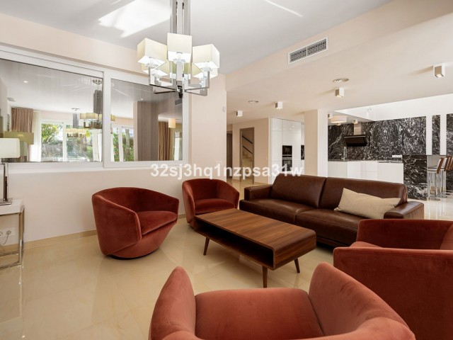 6 Bedrooms Apartment in Marbella