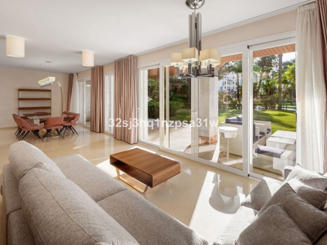 6 Bedrooms Apartment in Marbella