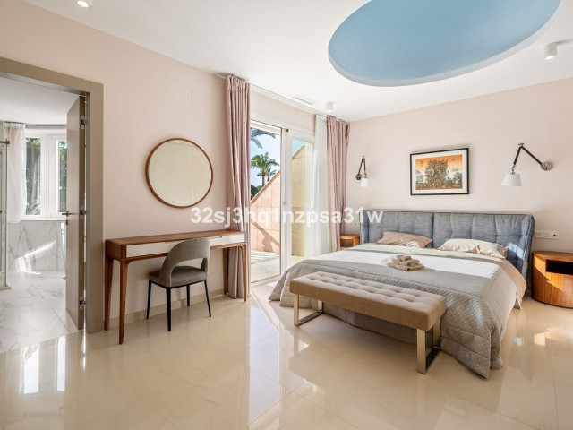 6 Bedrooms Apartment in Marbella