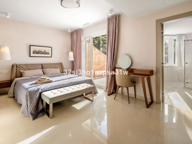 6 Bedrooms Apartment in Marbella