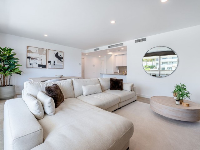 3 Bedrooms Apartment in Estepona