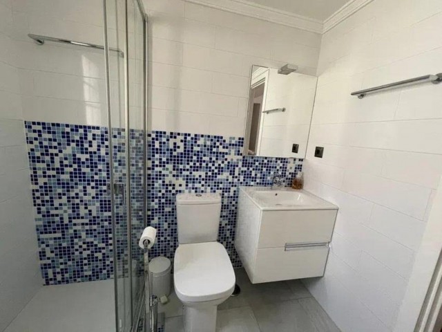 Maison mitoyenne avec 3 Chambres  à Guadalmina Baja