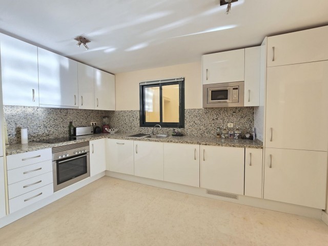 2 Bedrooms Apartment in Benahavís