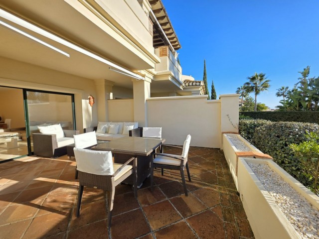 2 Bedrooms Apartment in Benahavís