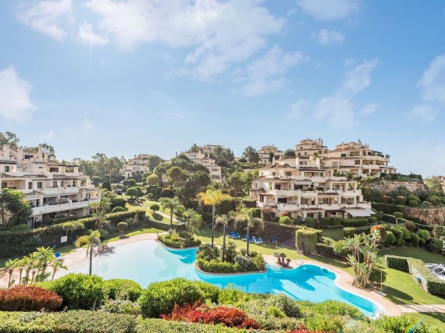 2 Bedrooms Apartment in Benahavís