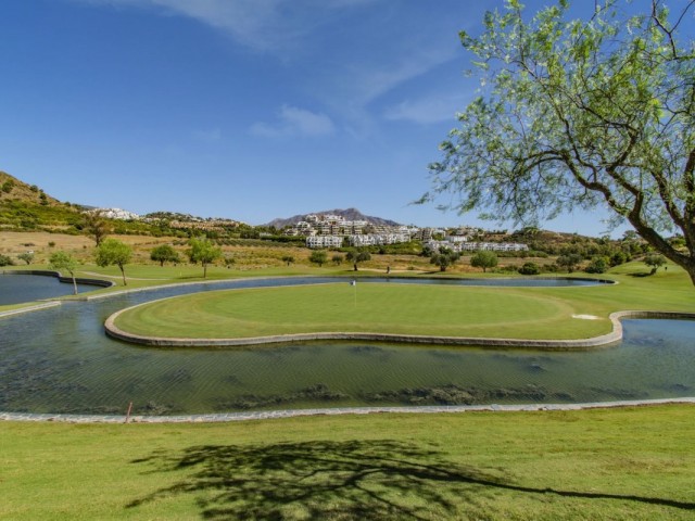 2 Bedrooms Apartment in Benahavís